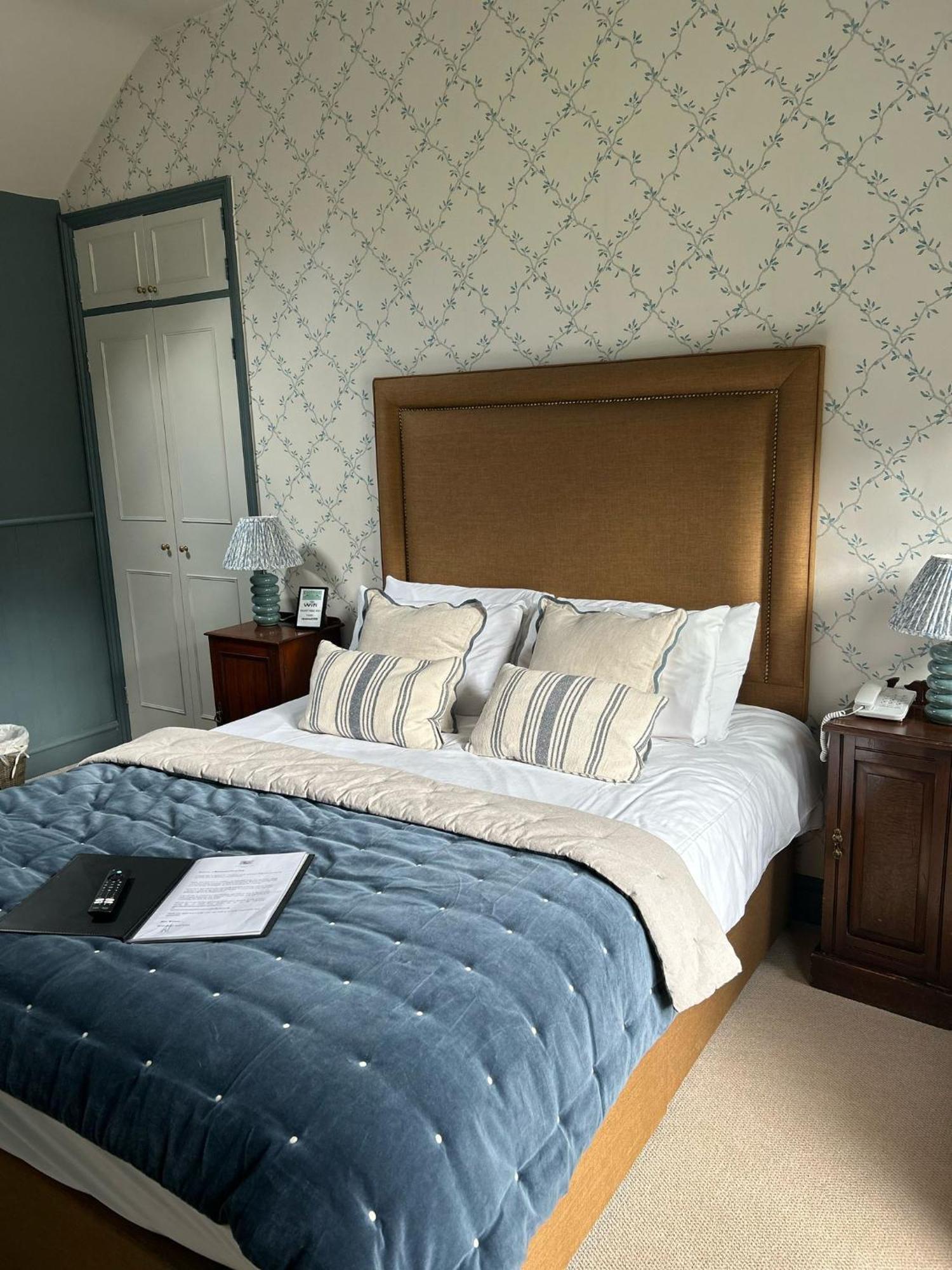 Ravenwood Hall Hotel Bury St. Edmunds Esterno foto