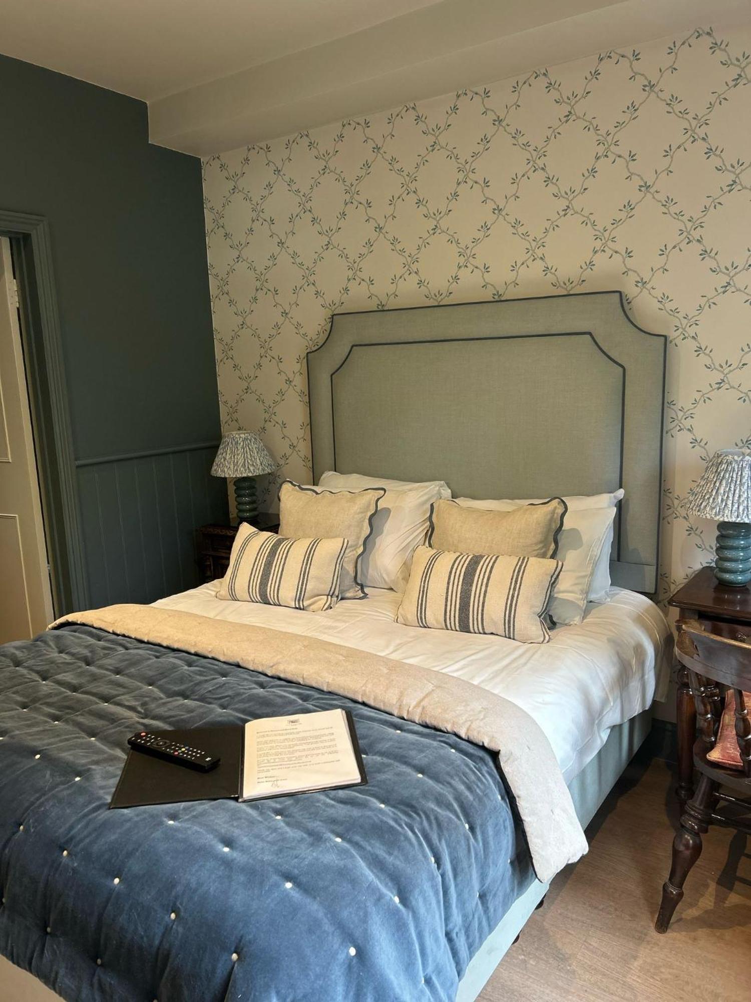 Ravenwood Hall Hotel Bury St. Edmunds Esterno foto